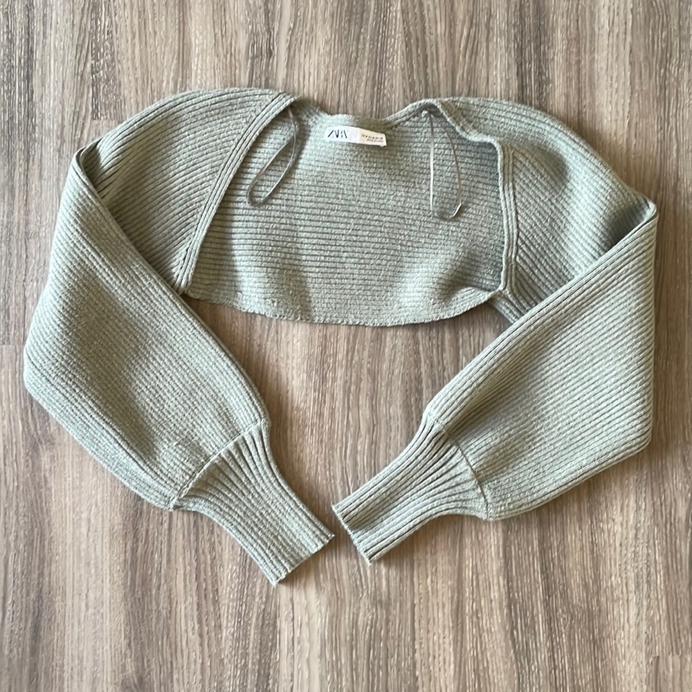 Zara shrug